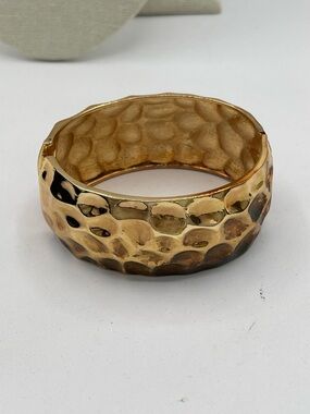 4.21.26-8 Hammered Gold Tone Wide Hinge Bracelet